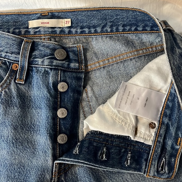 Levi’s size 27 high rise wedgie straight leg jeans - Picture 3 of 7